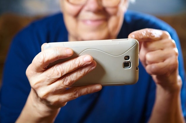 Лучшие телефоны/смартфоны для пожилых людей 2021 - 2022 года